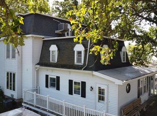 922 N Shore Dr, Clear Lake, IA 50428