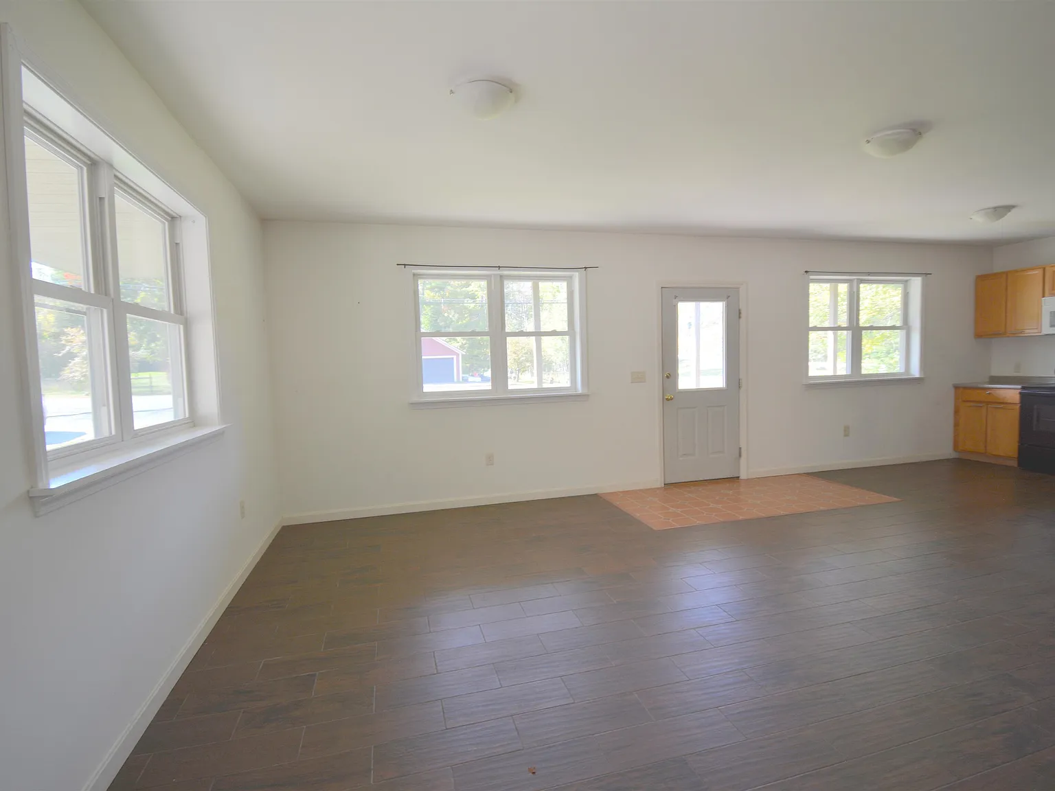 2 bed, 2332 sqft, $2,500 — Photo 2