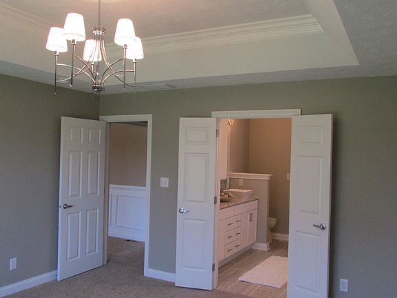 5th image of 2111 Woodcock Dr