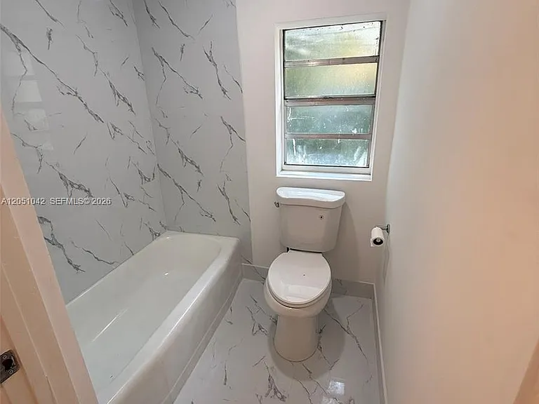 2750 SW 26th St #1 — Photo 6