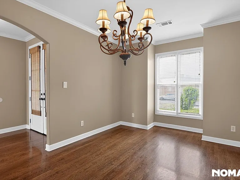 4886 Fox Springs Dr — Photo 5