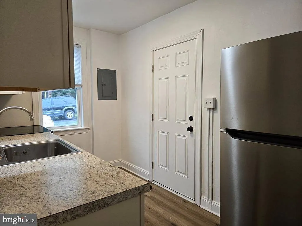 2 bed, 800 sqft, $1,450 — Photo 3