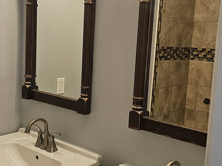 404 Corrine Ct — Photo 4