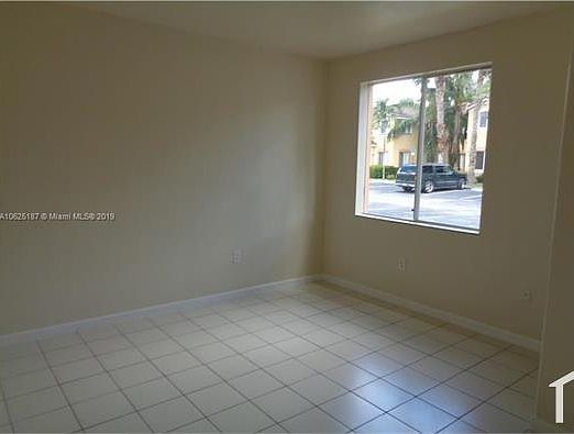5th image of 2621 SE 15th Pl #187