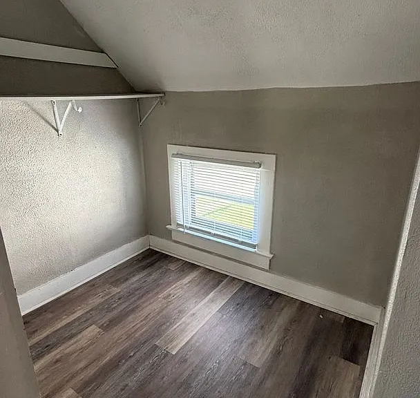 904 W Main St — Photo 7