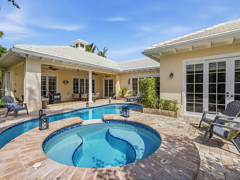 6585 Martinique Way — Photo 16