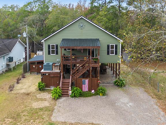 3rd image of 229 Estate Road