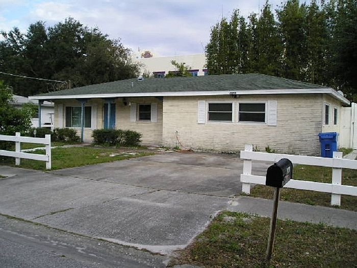 1st image of 7311 Kingsbury Cir