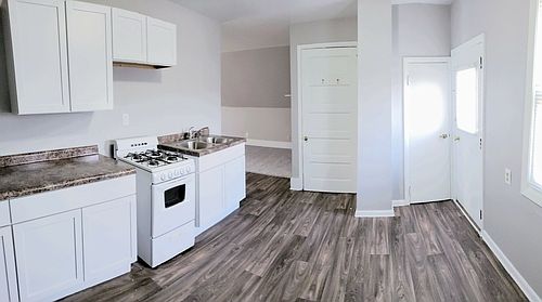 1st image of 3924A E Underwood Ave