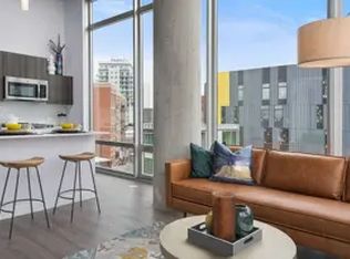 732 N Milwaukee Ave, Chicago, IL 60642