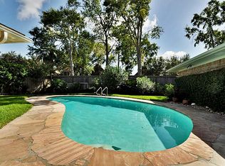 723 Longview Dr, Sugar Land, TX 77478