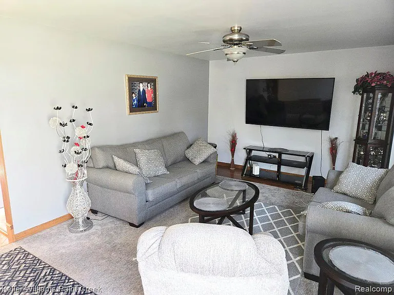 2340 Morton Grand — Photo 8