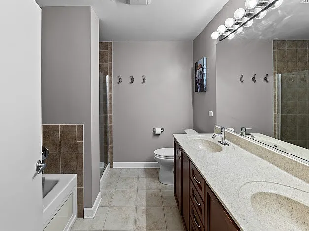 451 W Huron St #811 — Photo 15