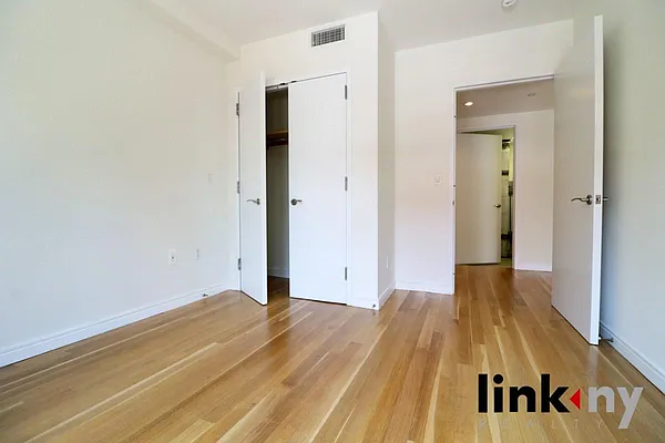 Rented by Link NY Realty | media 15