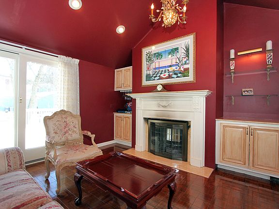 Family Room/Fireplace