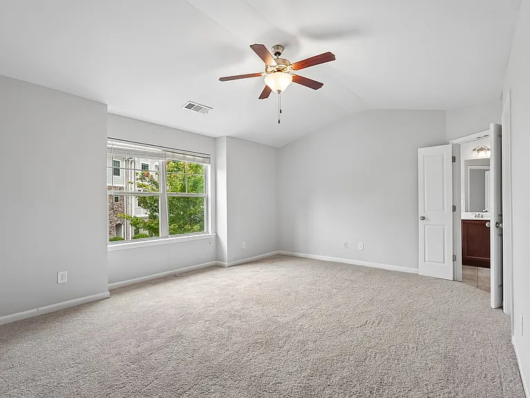 5860 Vinyard Ln — Photo 19
