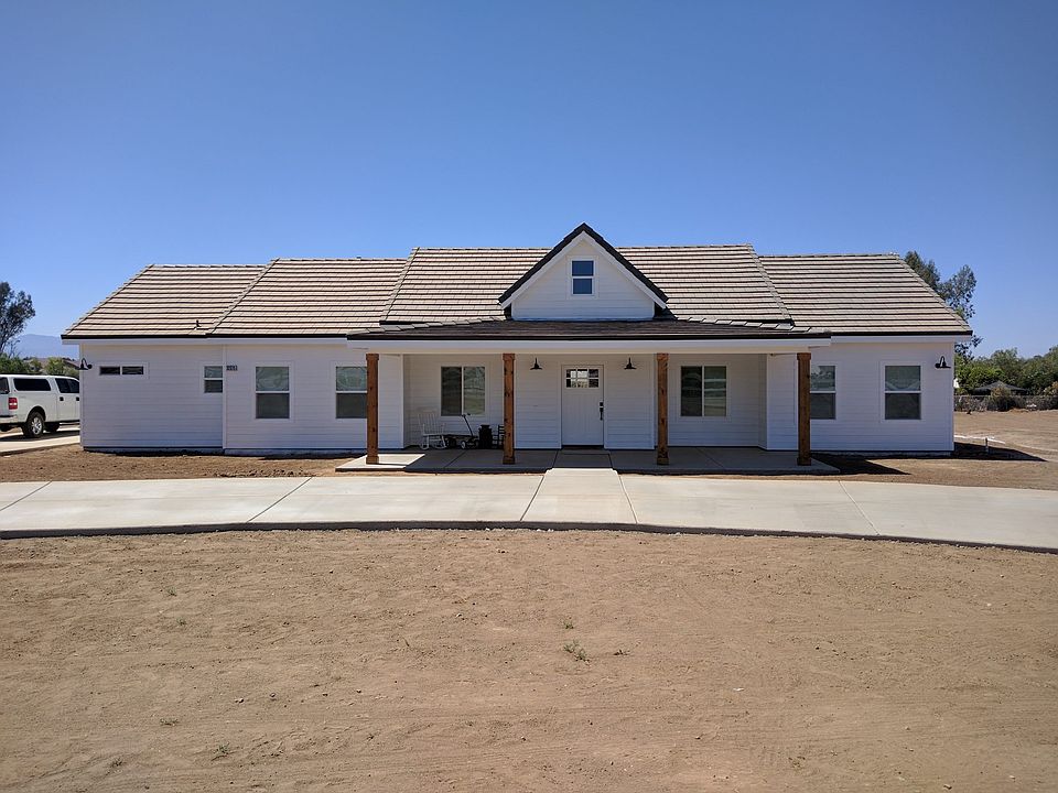 1st image of 32375 Galleano Ave