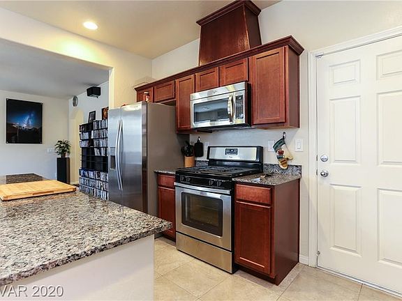 5th image of 341 Casmailia Ave