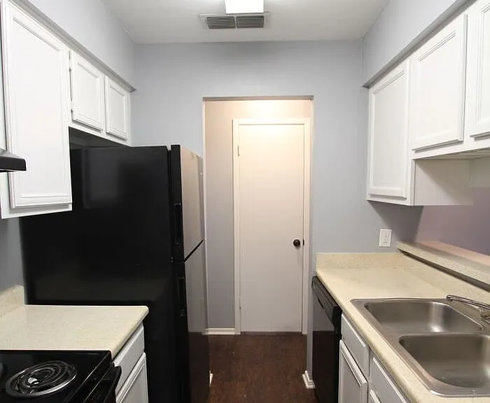 420 W Heritage Dr #110 — Photo 4