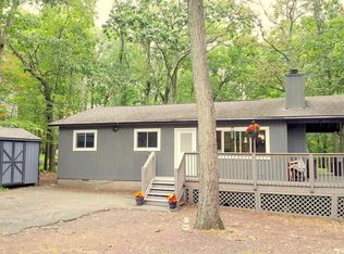 111 Keystone Dr, Dingmans Ferry, PA 18328