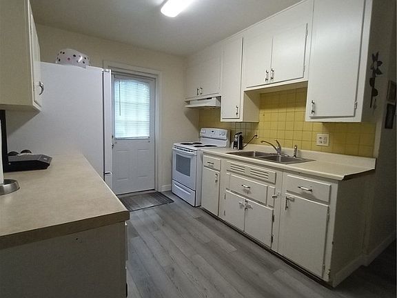 5th image of 321 Grant St
