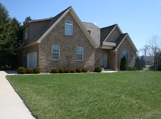 280 Falcon Ridge Dr, Burlington, WI 53105