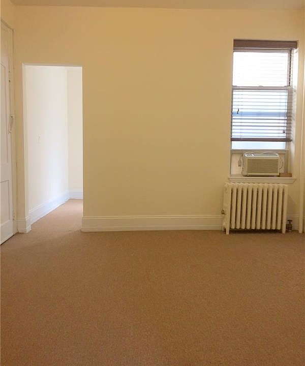 1st image of 3012 44th St APT 2L