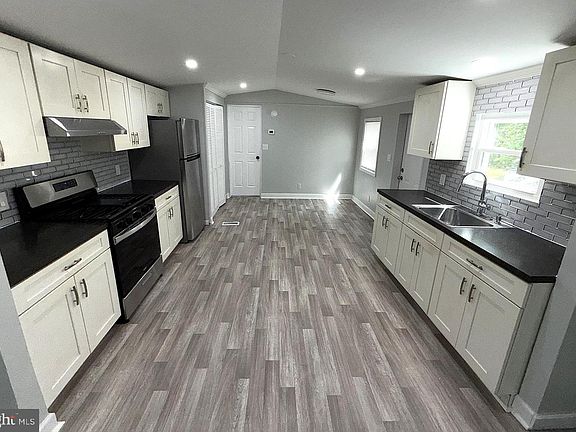2nd image of 481 Keith Rd