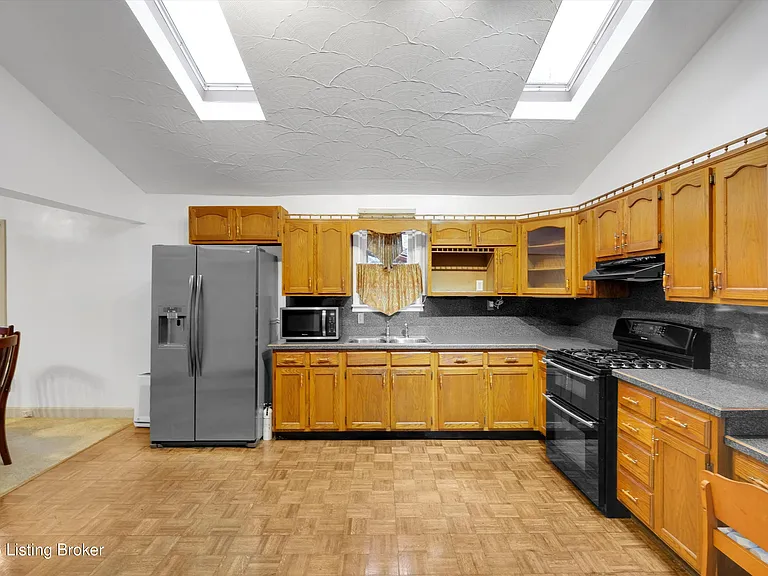 3534 Algonquin Pkwy — Photo 20