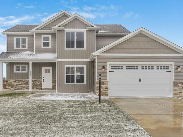 520 Prairie Meadows Dr, Heyworth, IL 61745