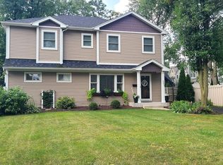 303 Marion Ave, Glen Ellyn, IL