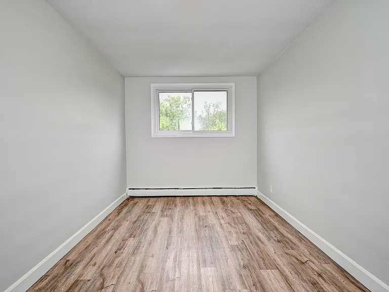 310 Clyde Rd — Photo 20
