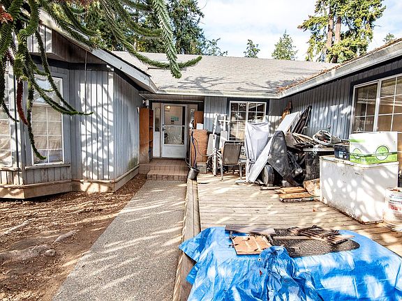 2nd image of 1706 Mills Rd