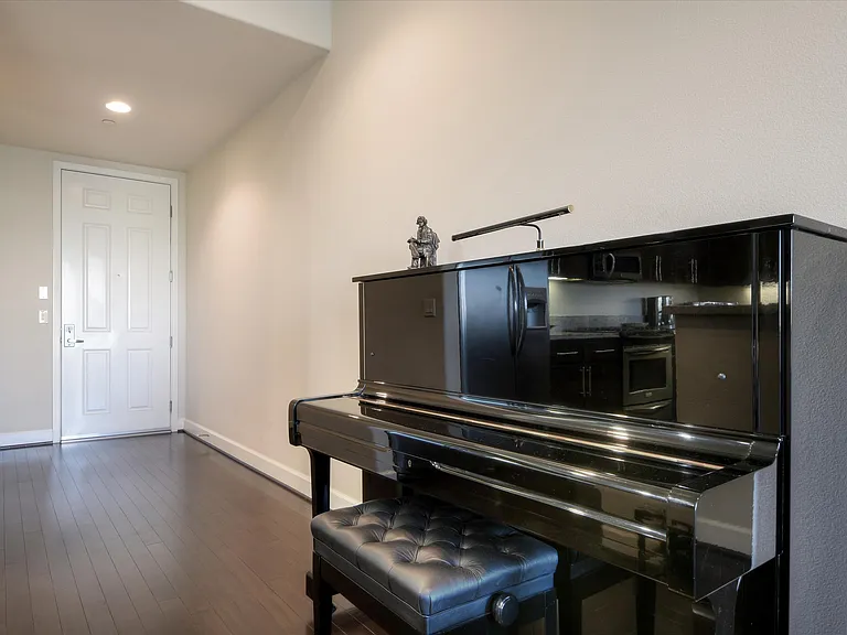 4820 Bellflower Ave #403 — Photo 12
