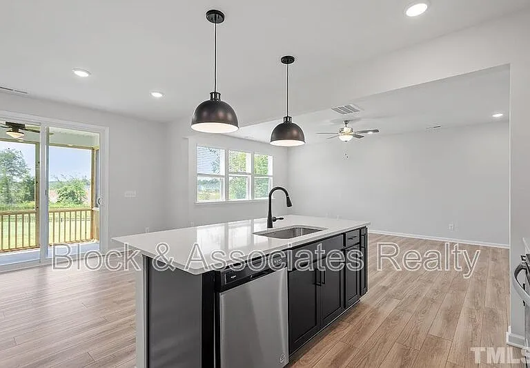 111 Umbrella Way — Photo 12