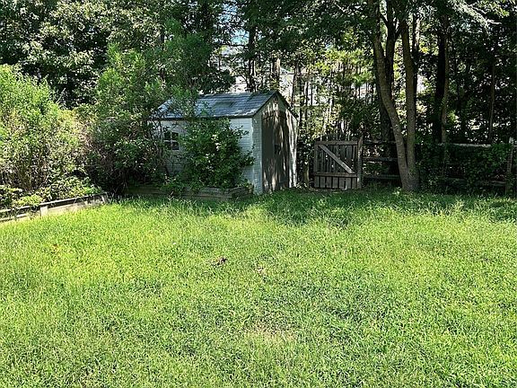 3rd image of 437 Annaberg Ln