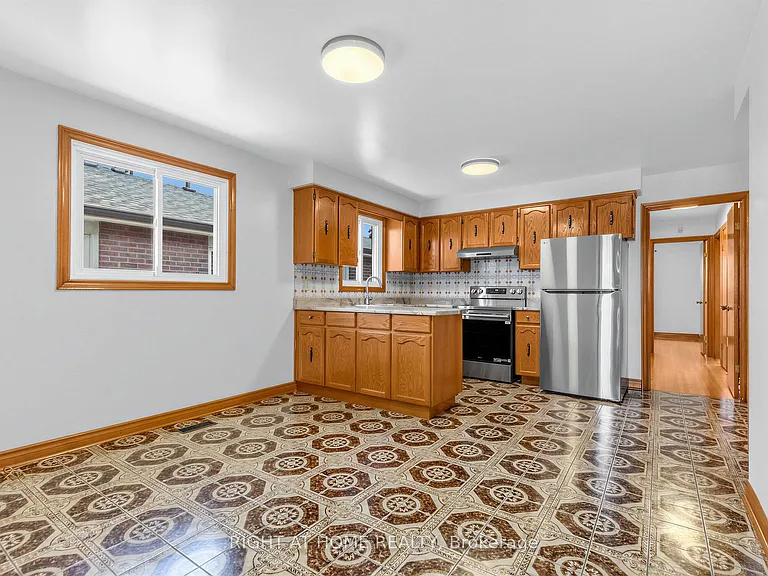 33 Arthur Griffith Dr #A — Photo 16