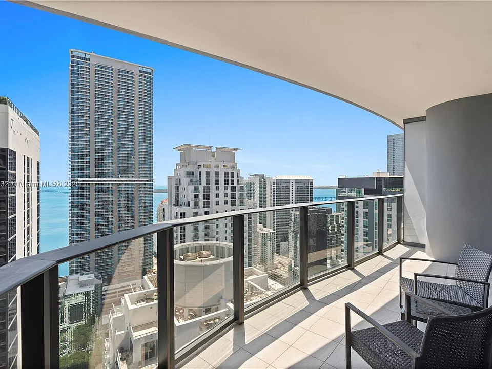 Brickell Plz