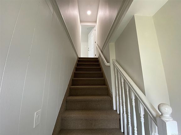 2nd image of 21 Lloyd Ave