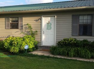 183 McGlathery Ln, Falkville, AL 35622