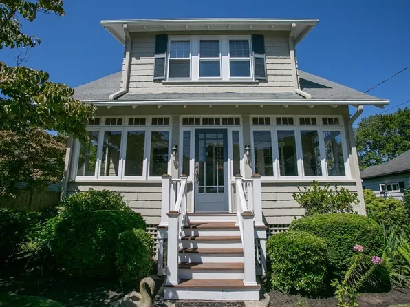 44 Sycamore St, Norwood, MA 02062