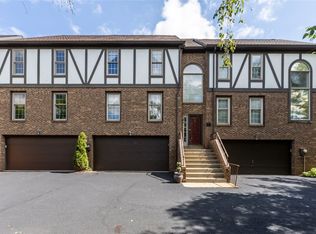 402 Christopher Cir, Pittsburgh, PA 15205