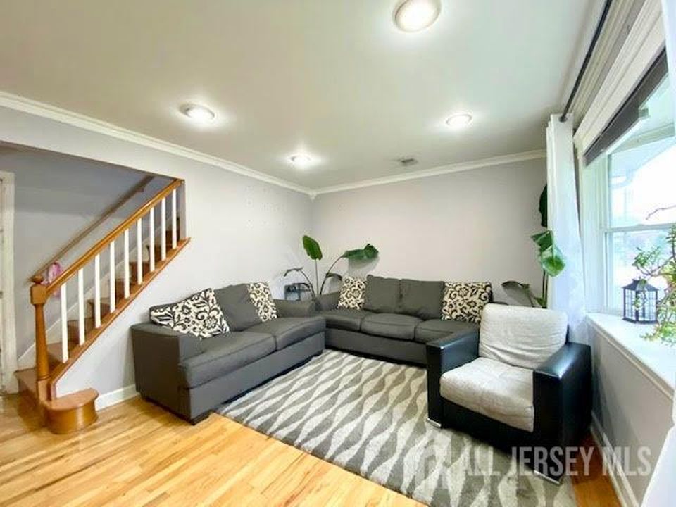 506 Jansen Ave, Avenel, NJ - View 4
