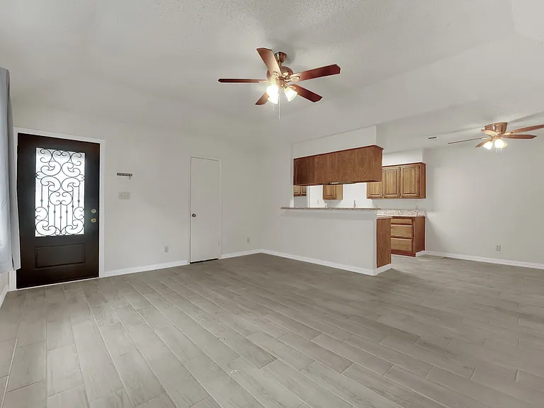 411 S Las Vegas Trl — Photo 19