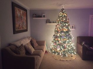 635 Charles Rd, Carbondale, IL 62901