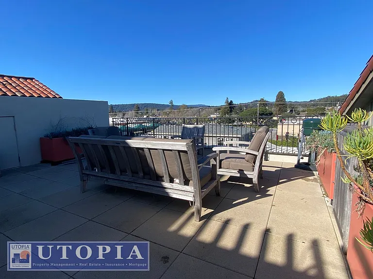 716 Darwin St #304 — Photo 17