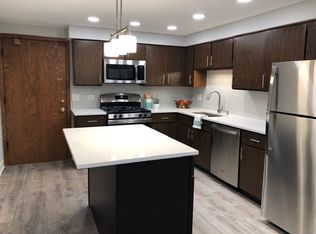 895 Graceland Ave, Des Plaines, IL 60016
