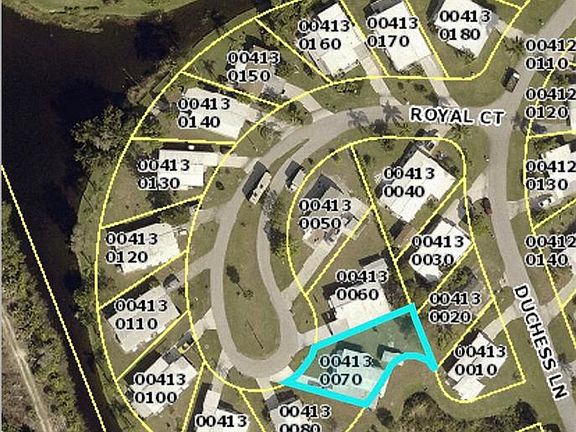 3rd image of 9335 Royal Ct