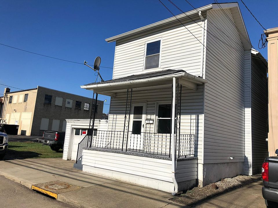 1st image of 215 E Barr St