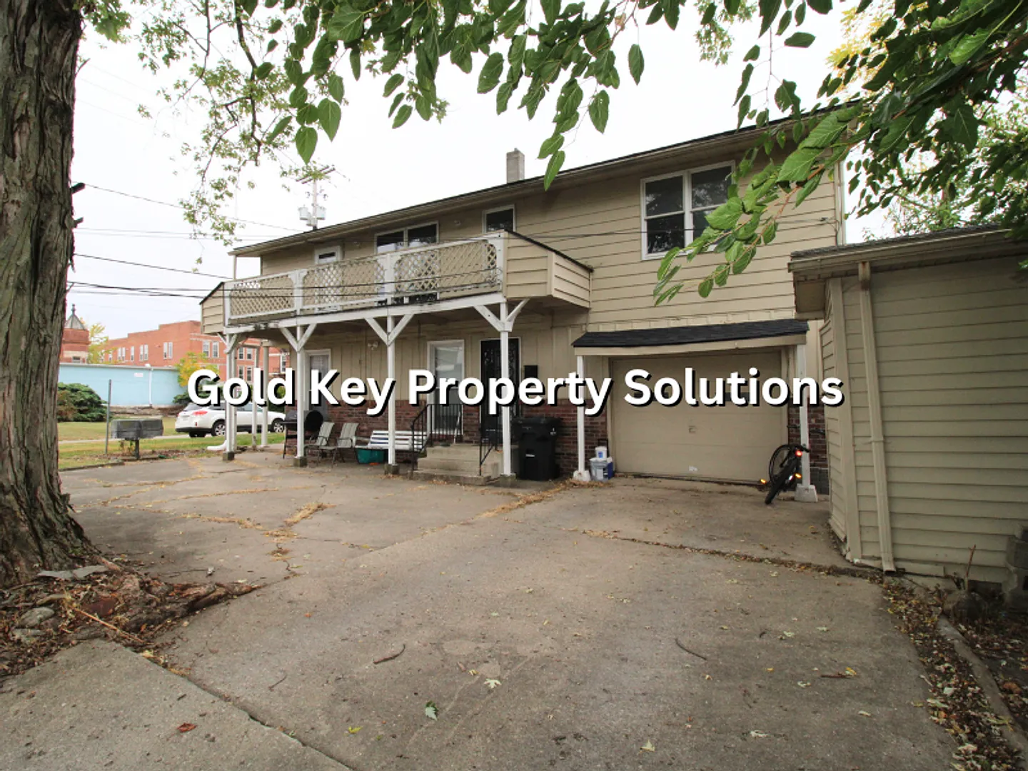 117 E John St — Photo 3